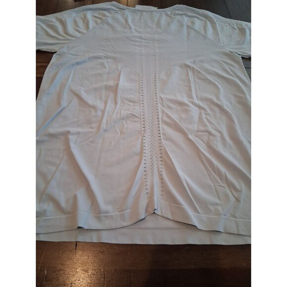 Athleta Light Blue Short Sleeve Lightweight Activewear Top size L - Picture 3 of 4